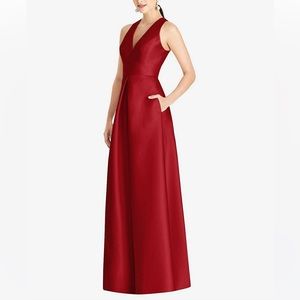 NNWT Plus size 18 gown in the colour garnet. Graduation wedding or formalwear